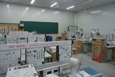 云南冶金高級技工學校電子產品相關專業解析 優勢、課程與就業前景
