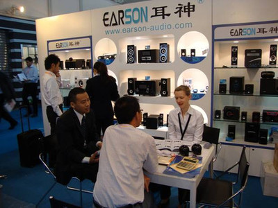 耳神多款音箱閃耀登場，引領(lǐng)音頻新潮流——記香港秋季電子產(chǎn)品展覽會(huì)